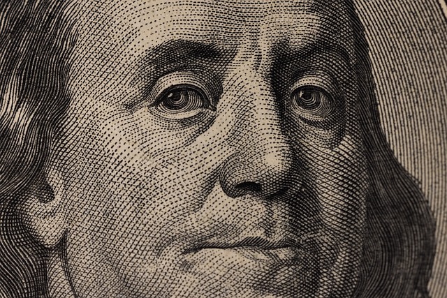 How to Manage Risk While Investing in Stocks