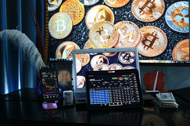 How to Manage Risk While Investing in Stocks