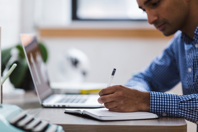 What is a Buy-Write Trade? A Smart Strategy for Income Investors